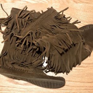 Minnetonka fringe boots with braid